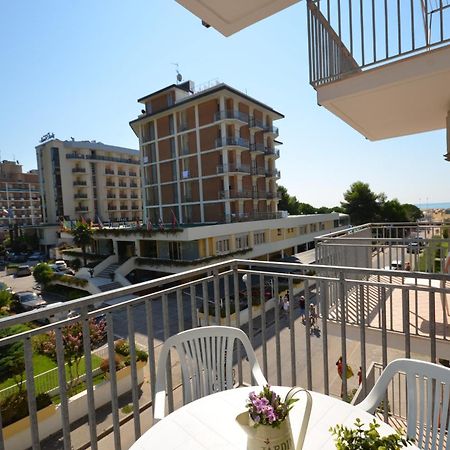 Smeralda Bibione Apartment Luaran gambar